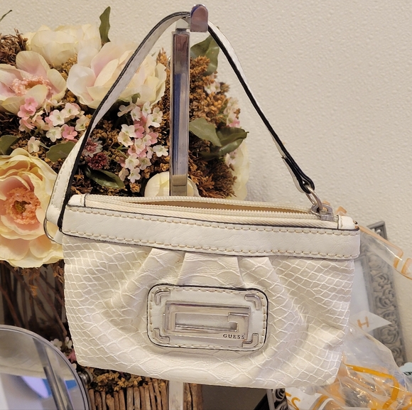Guess Handbags - GUESS White Textured Wristlet Leather Zip Top Small Bag Clutch Retro